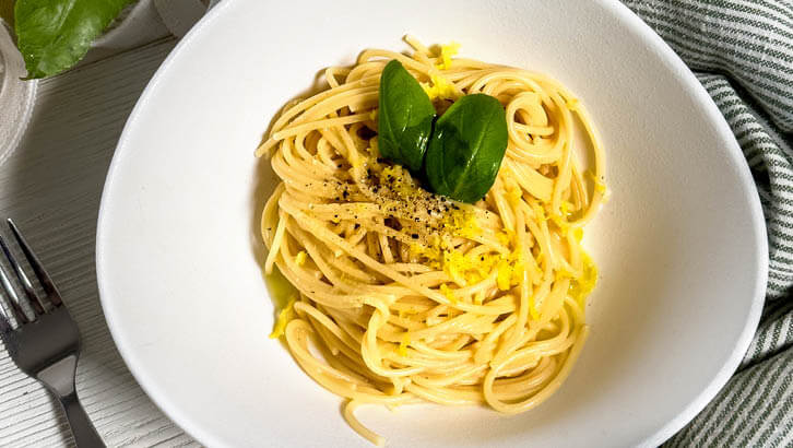 Spaghetti al limone Spaghetti al limone